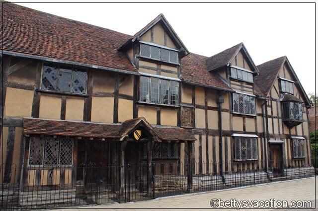 Shakespeare Birthplace (6)