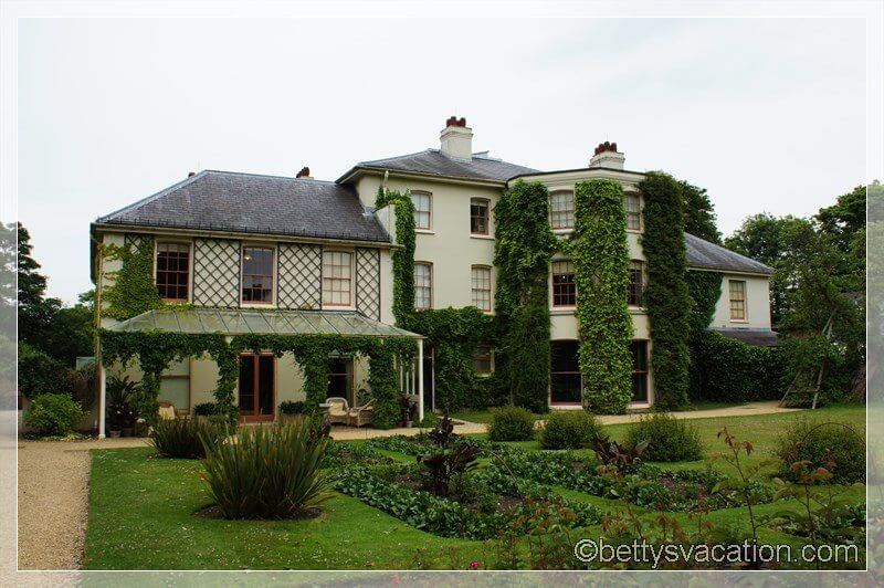 8 - Home of Charles Darwin - Down House