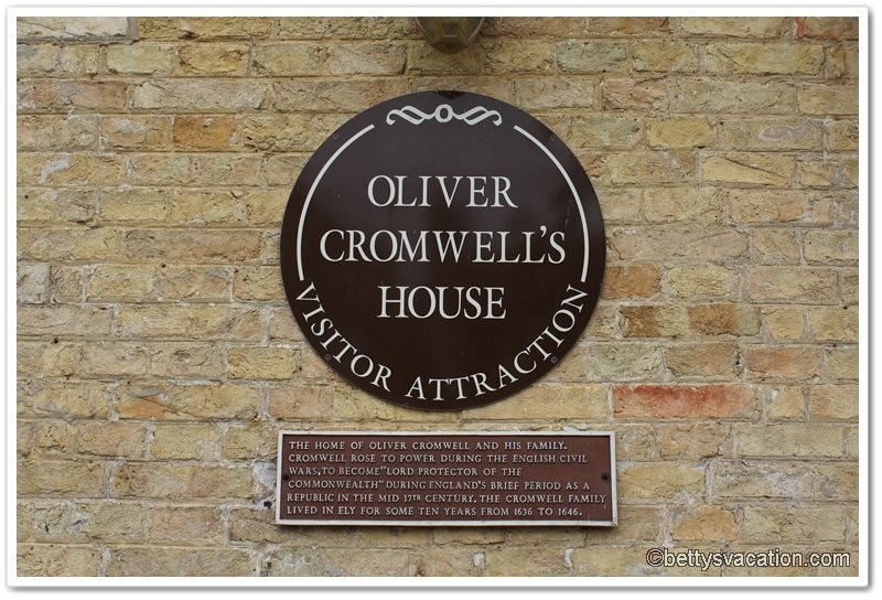 15 - Oliver Cromwell House