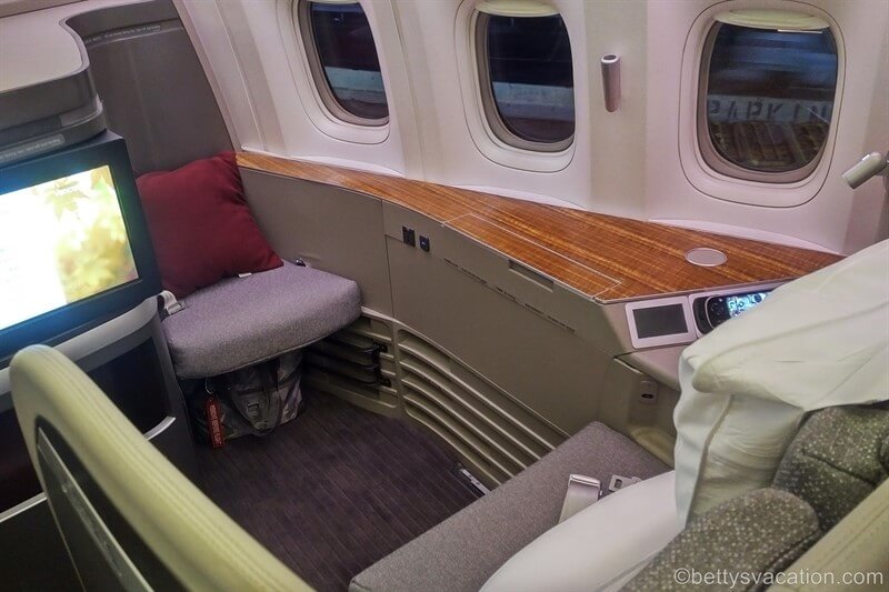 4-Cathay-Pacific-First-Class-JFK-YVR.jpg