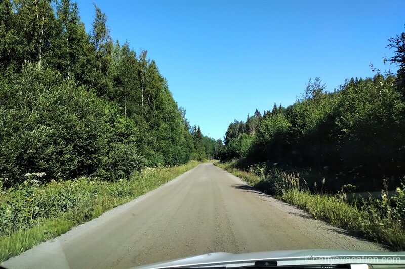 Mit dem Auto unterwegs in Finnland