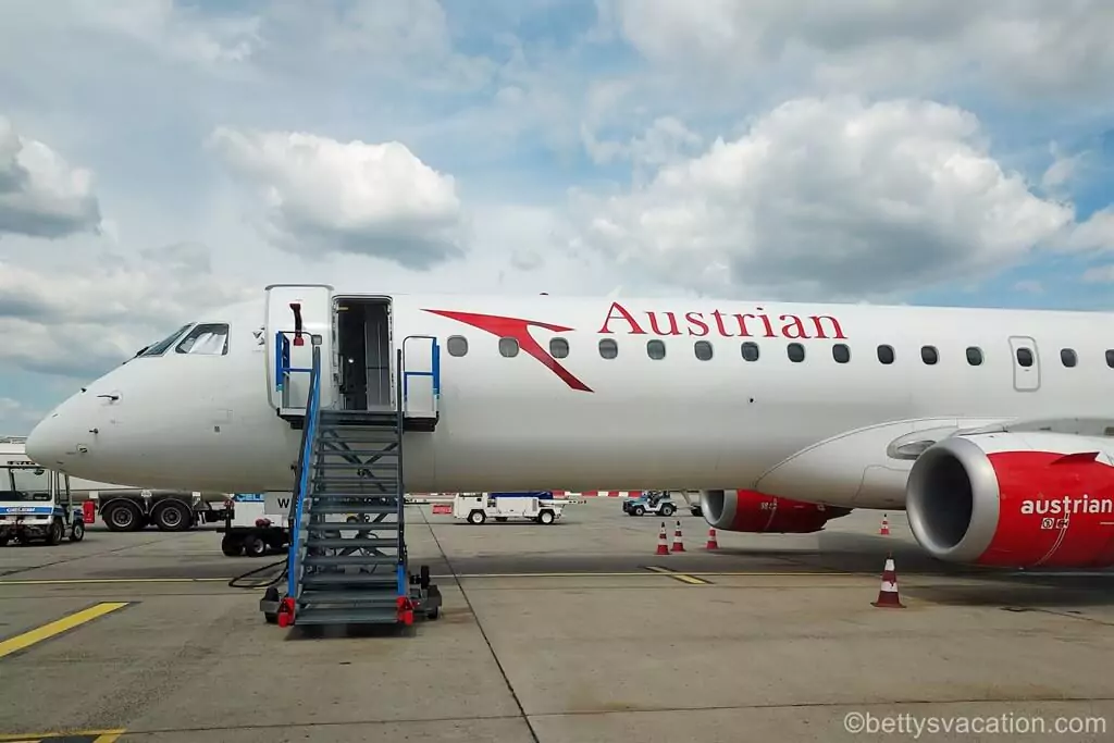 Austrian Airlines Business Class Embraer 195: Wien-Budapest