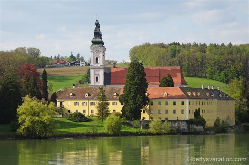 Schlösser und Herrenhäuser zwischen München und Passau, Bayern