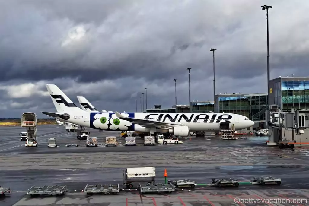 Finnair Business Class Airbus 330: Seattle (SEA)-Helsinki (HEL)